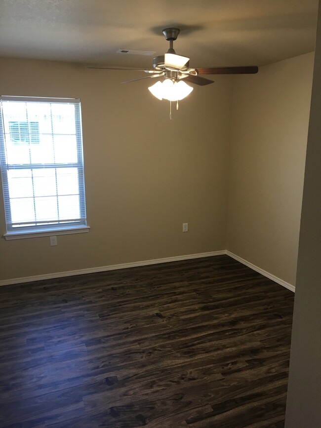 Bedroom - StoneRidge Duplexes of Siloam Springs