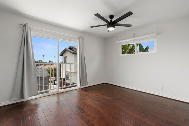 Building Photo - Crown Point 4Bed 3Bath (2 Primary suites) ...