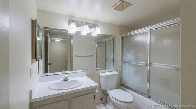 Building Photo - 222 Pine HOV Cir