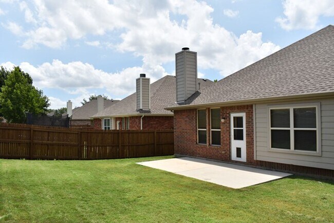Building Photo - 10312 Colfax Dr