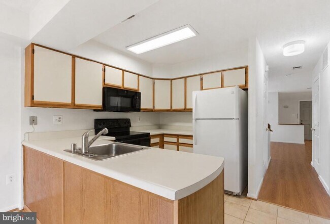 Building Photo - 18315 Leman Lake Dr