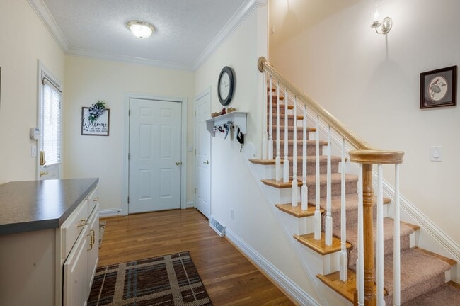 Building Photo - Executive Rental