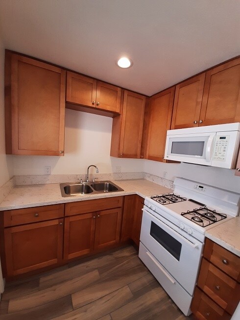 Kitchen with Quartz Counters - 205 N Florence St