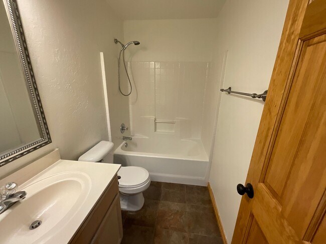 Building Photo - 513 SW 155th Ct