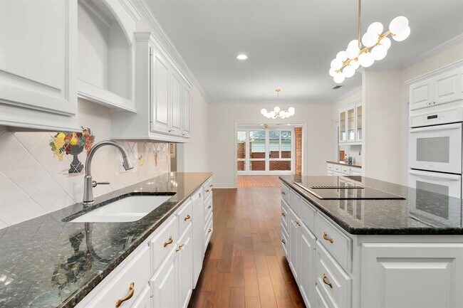 Building Photo - 6002 Ascot Cove