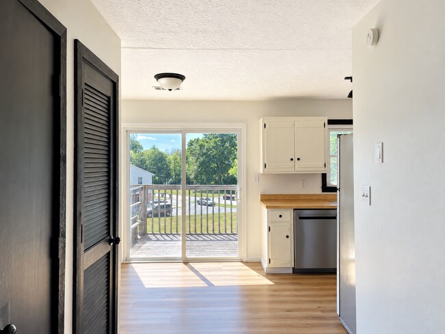 Building Photo - 99 Moss Creek Dr