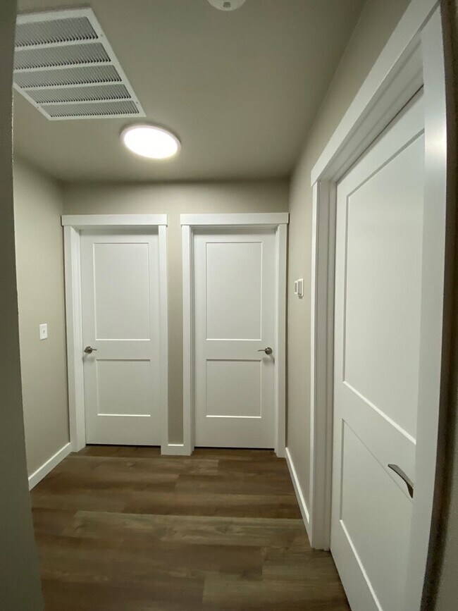 Building Photo - 3417 Cascade Loop
