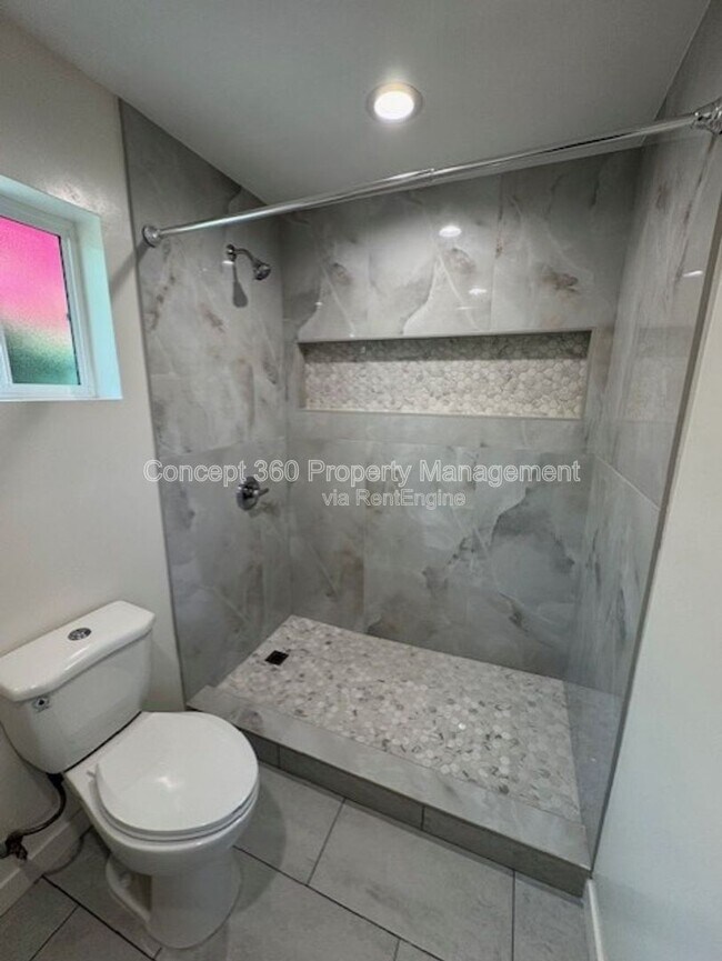 Building Photo - 254 Quincy Ave