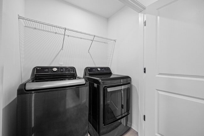 Building Photo - Spacious 3BR Townhome with Garage, Open Layout & Community Pool – Move-In Ready!