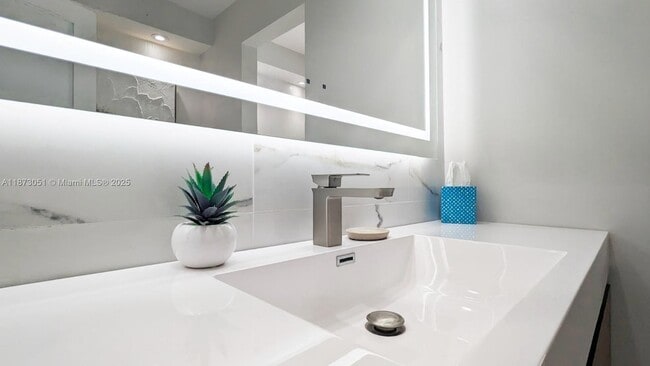 Building Photo - 4027 Pierce St