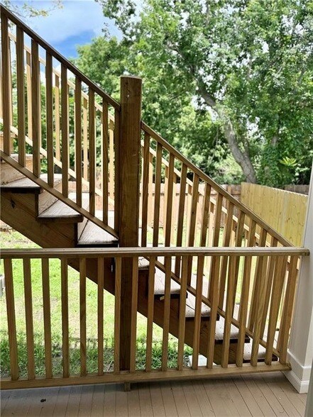 Building Photo - 8927 Fig St