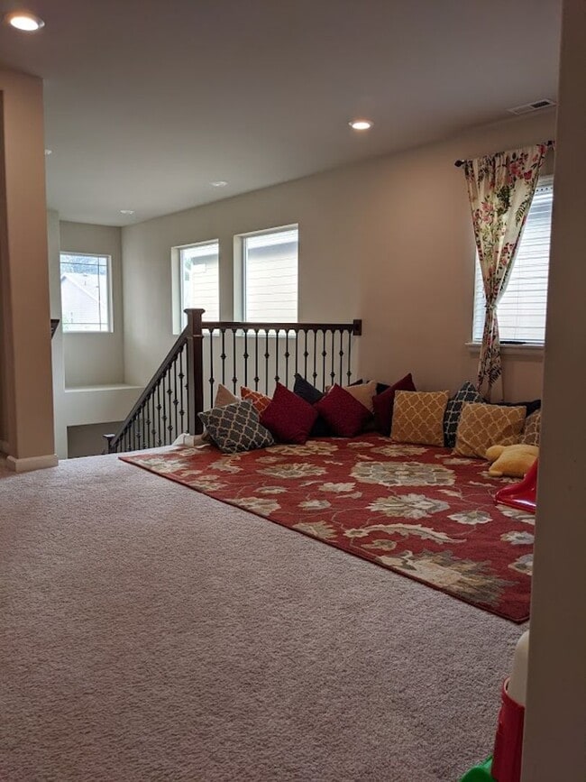 Building Photo - North Creek 4 Bedroom Home