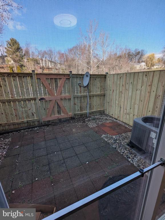 Building Photo - 1680 Thenia Pl