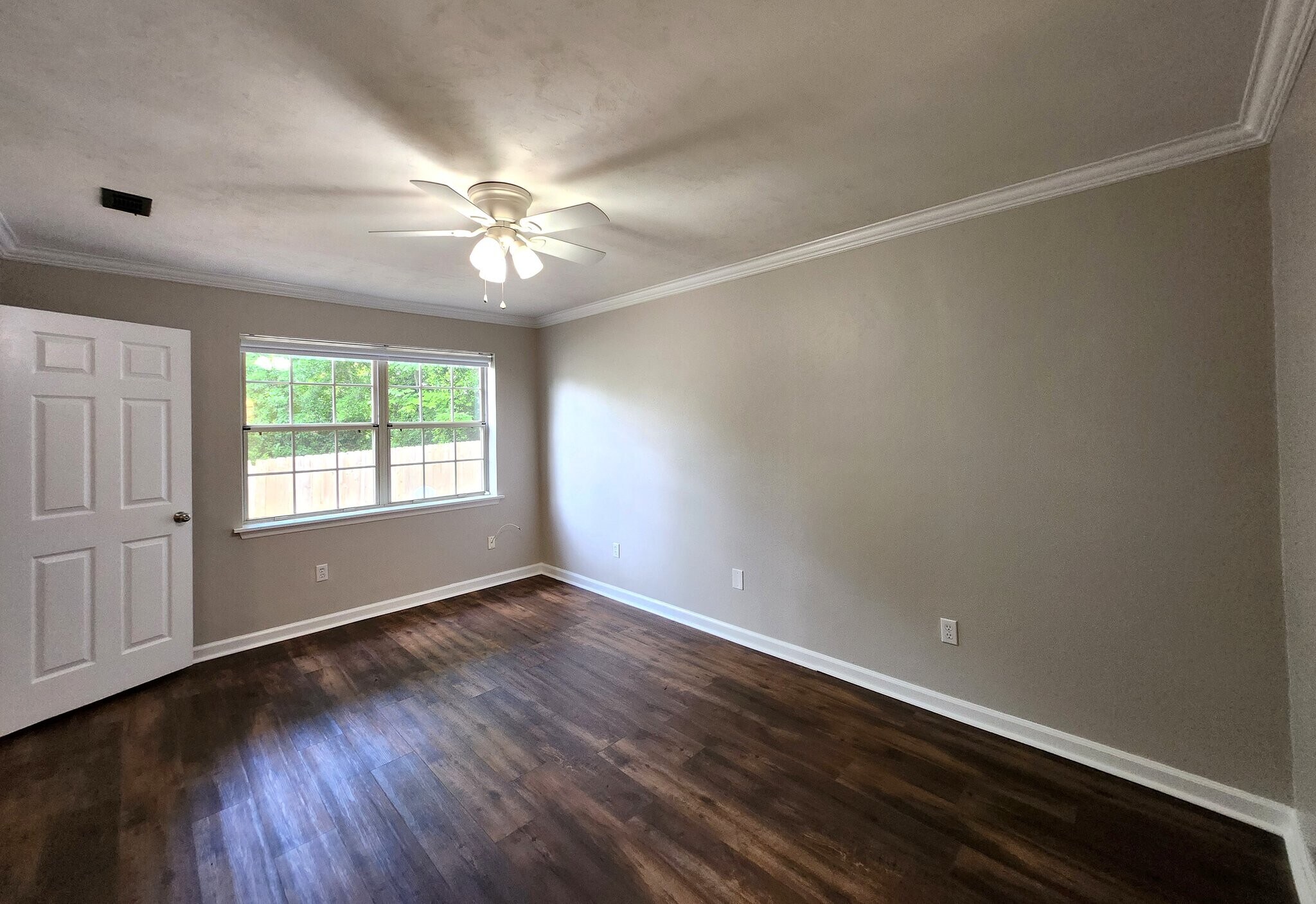 Building Photo - 550 Teal Ln