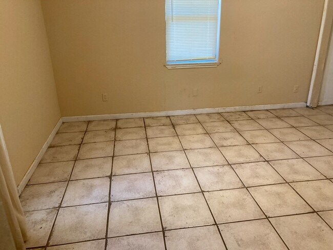 Building Photo - 108 Timber Ln