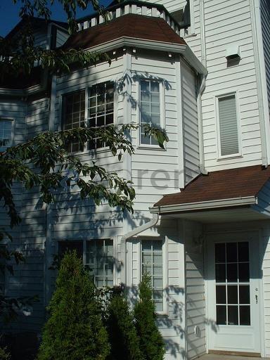 Building Photo - Unit 3