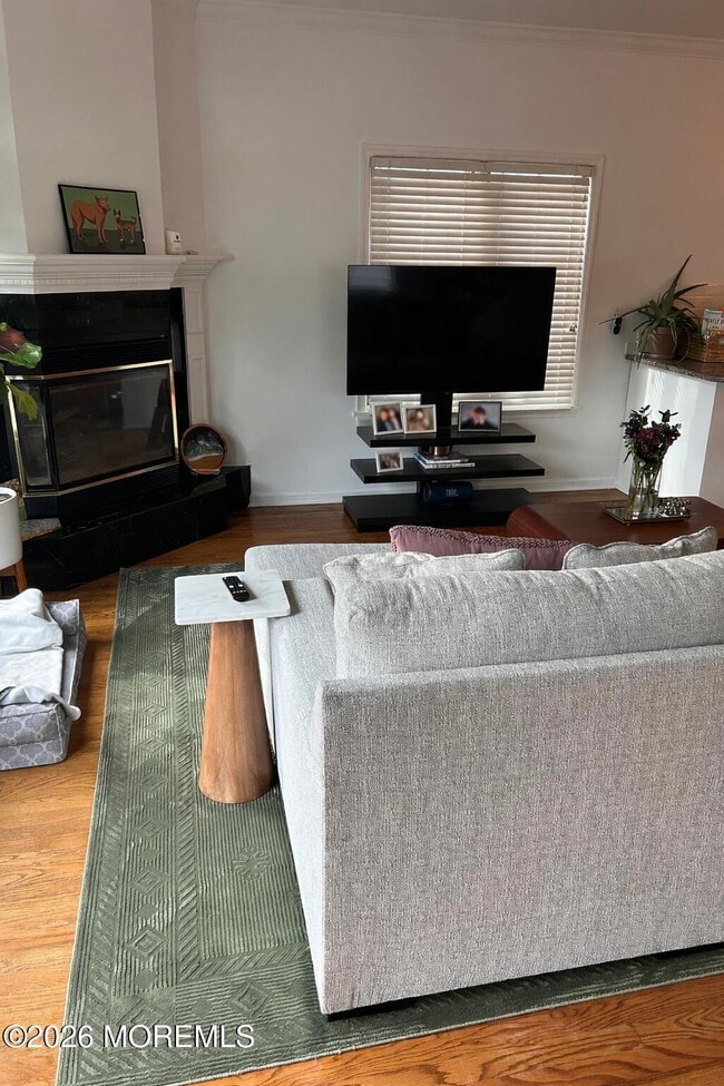 Building Photo - 6 Cook St