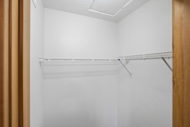 Building Photo - *PET FRIENDLY* 2 Bed 2 Bath Condo