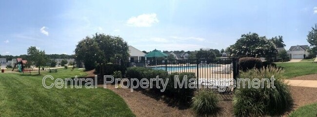 Building Photo - 547 Clairidge Dr