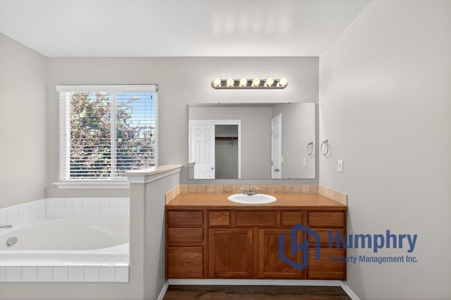 Building Photo - Beautiful home in Valley Green Subdivision in Meridian