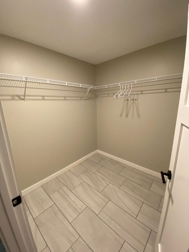 Building Photo - Corporate Housing