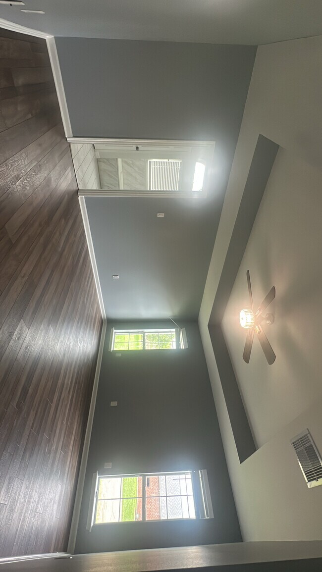 Building Photo - 40101 Parker Rd