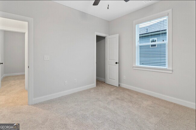 Building Photo - 127 Vivian Ln