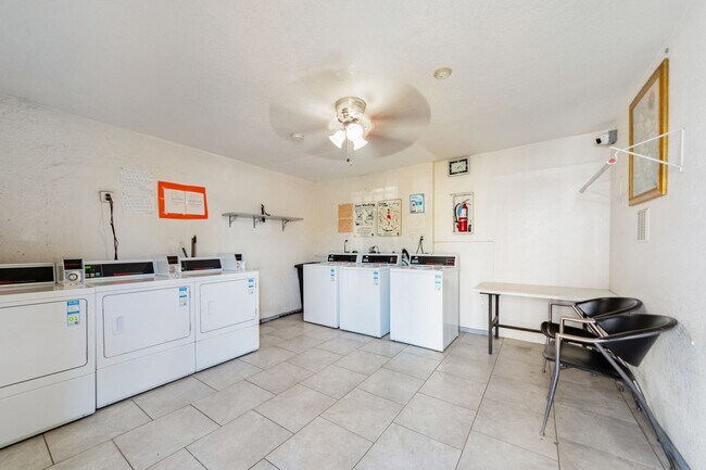 Building Photo - HALF OFF ON FIRST MONTHS RENT MOVE-IN SPECIAL