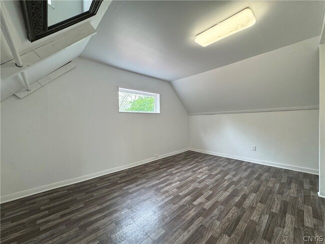 Building Photo - 318 W Hoard St