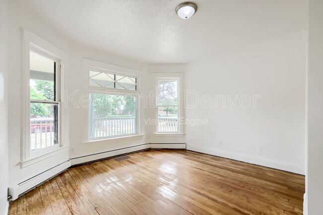 Building Photo - 1118 6th St