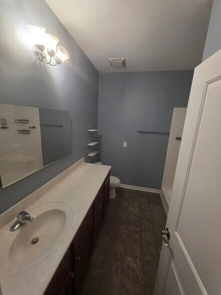 Building Photo - 730 Lacy Oak Dr