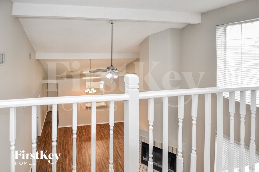 Building Photo - 5116 Wedgewood Dr