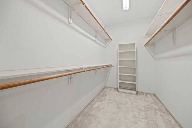 Building Photo - 4215 Valley Glade Dr