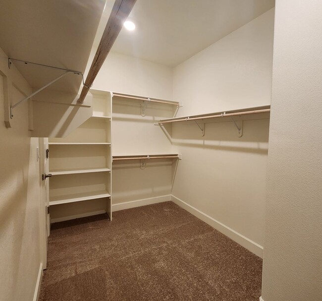 Building Photo - New 4 bedroom  home in Heybourne Meadows area of Minden.