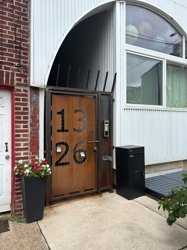 Building Photo - 1326 N 5th St