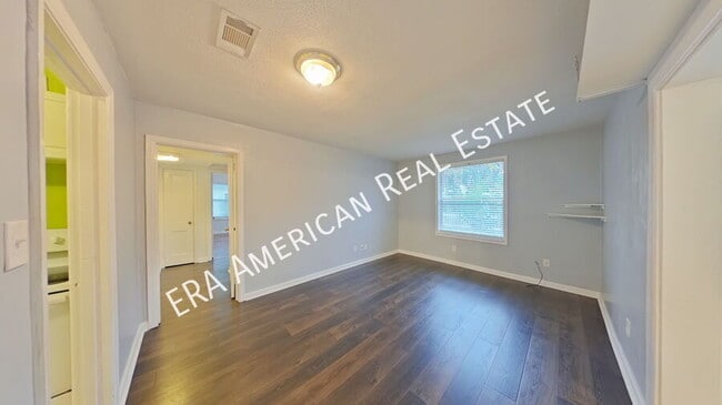 Building Photo - 9 Okahatchee Cir SE