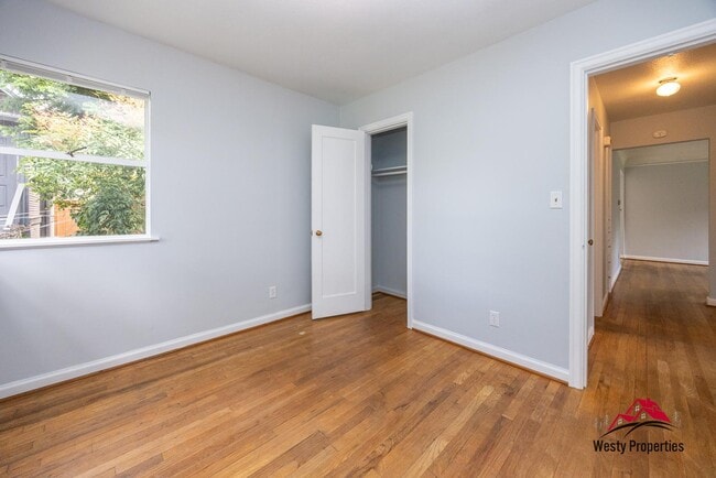 Building Photo - 1811 SE Salmon St