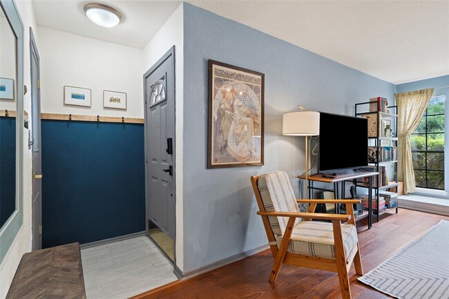 Building Photo - 4159 Steck Ave
