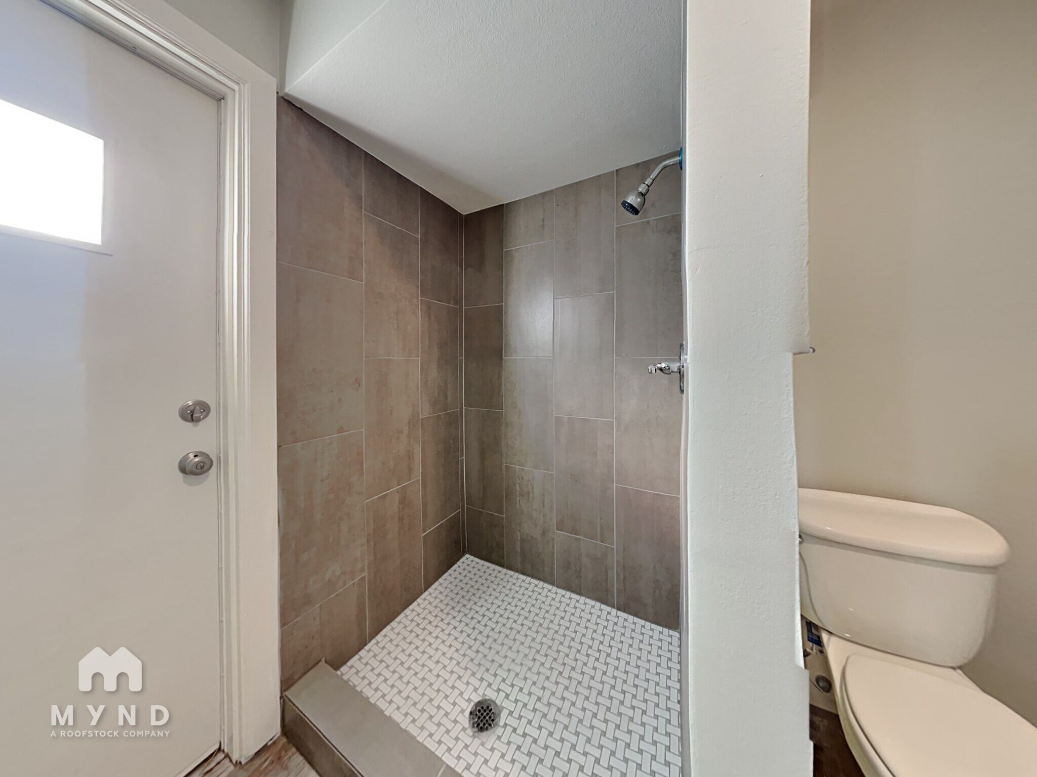 Building Photo - 2009 W Newcastle Cir