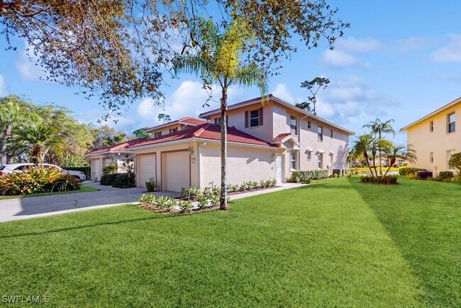 Building Photo - 350 Robin Hood Cir