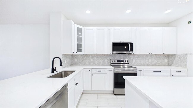 Building Photo - 3175 Bayshore Oaks Dr