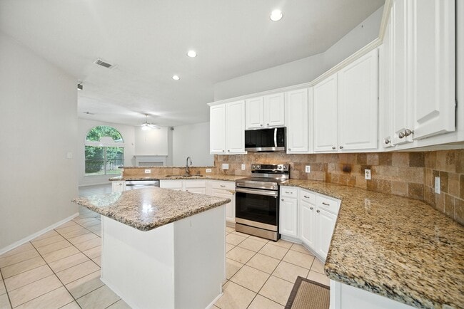 Building Photo - 1626 Maryvale Dr