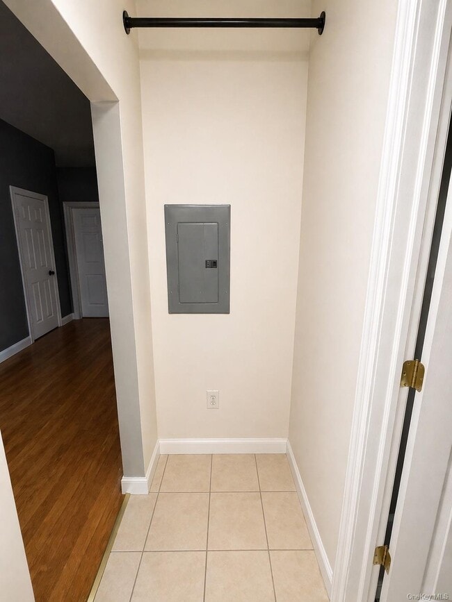 Building Photo - 2757 Long Beach Rd