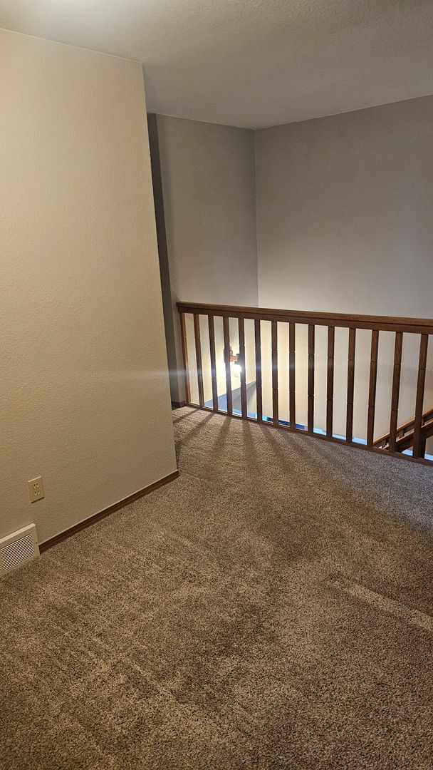 Building Photo - Clean 4 Bedroom Home near CSU