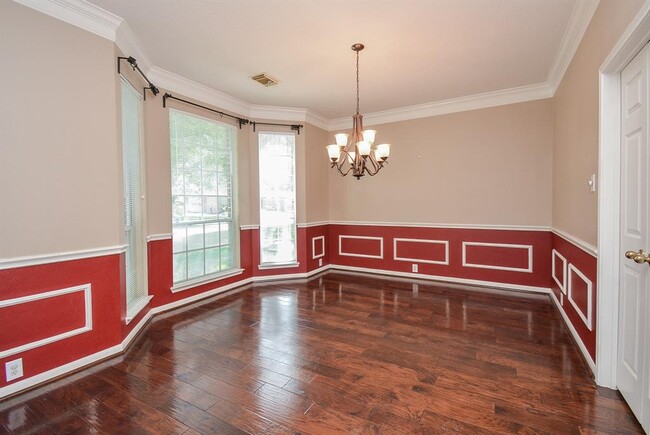 Building Photo - 623 Airybrook Ln