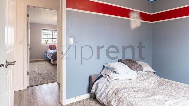 Building Photo - 7125 N Crestline St