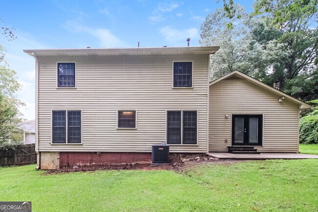 Building Photo - 1489 George Dr SE