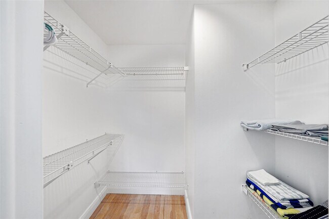 Building Photo - 361 S Hollybrook Dr