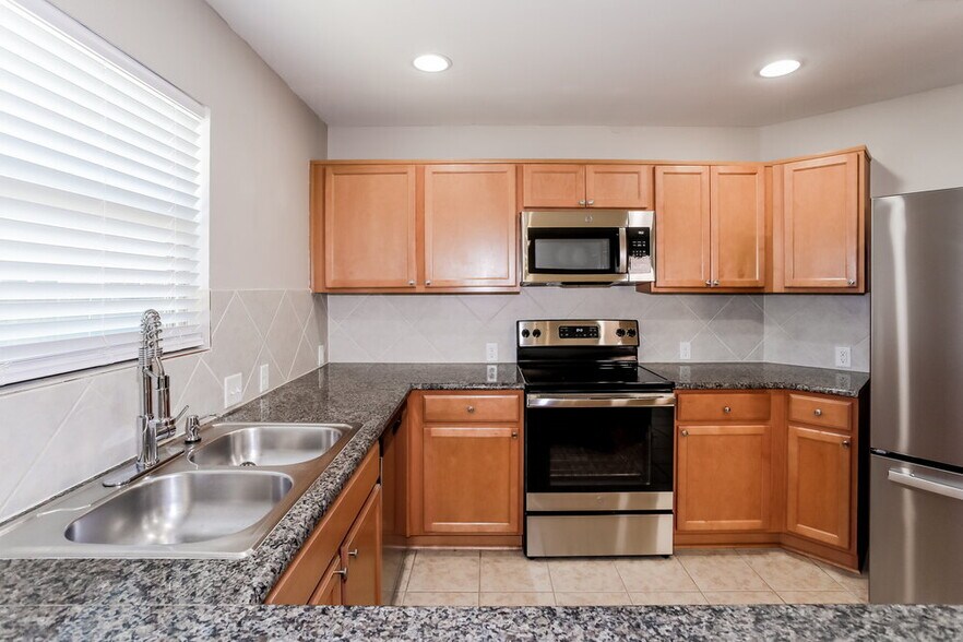 Building Photo - 5432 Shady Springs Trail