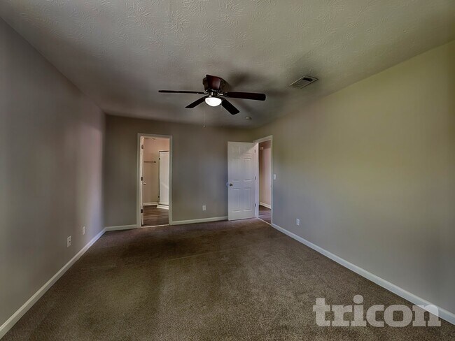 Building Photo - 868 Ashwood Crossing